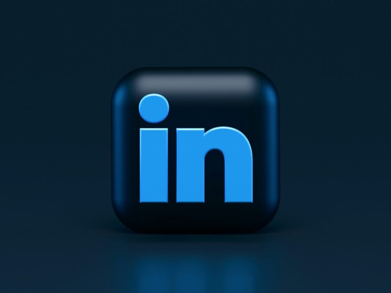 How is LinkedIn shaking up social listening?Comment LinkedIn bouscule le social listening ? 